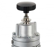 Precision pressure regulator