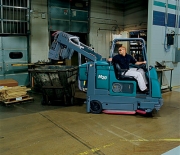 M20 Integrated Ride-on Sweeper-Scrubber